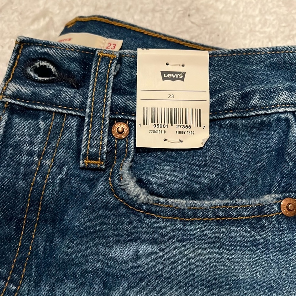 NWT Levi’s wedge fit jeans